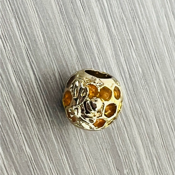 Honey bee 🐝 charm only, Fits Pandora bracelets - Picture 4 of 6